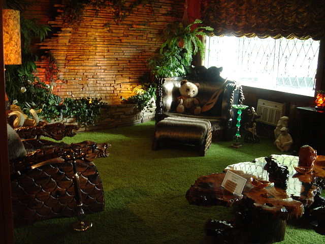 Inside Elvis Presley's Graceland home: The Jungle Room