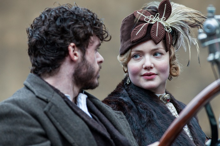Oliver Mellors (RICHARD MADDEN) with Constance Chatterley (HOLLIDAY GRAINGER) - Image Credit: BBC PICTURES/HARTSWOOD FILMS. Photographer: JOSH BARRATT